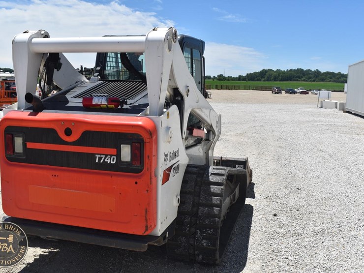 2022-bobcat-t740-image-6