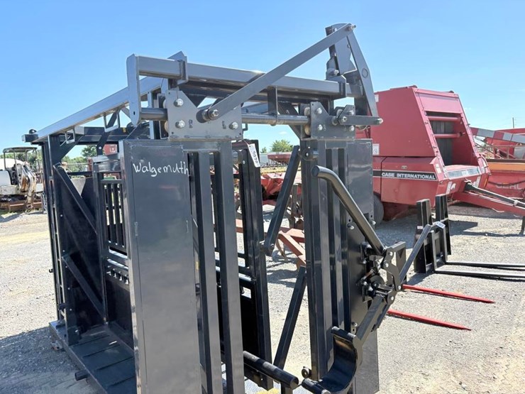 mechanical-squeeze-chute-image-8