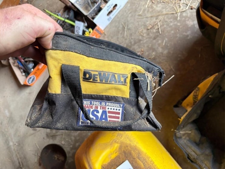 dewalt-bags-&-some-contents-image-3