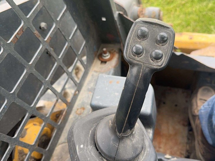 deere-318g-image-28