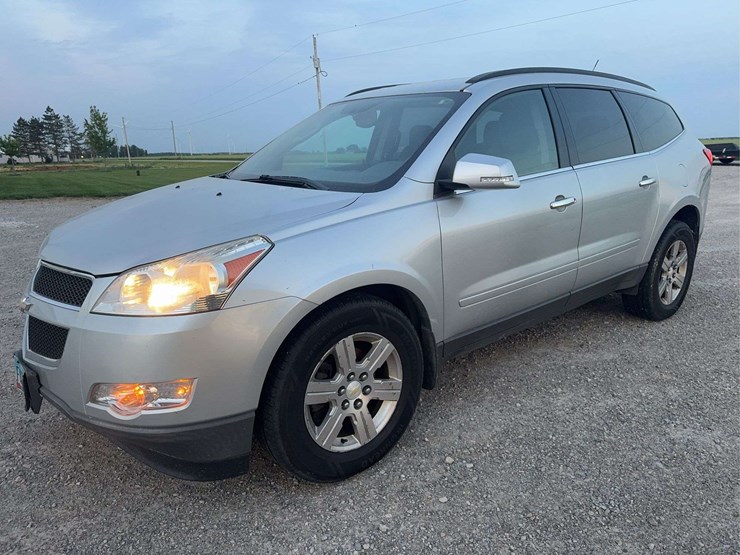 2012-chevrolet-traverse-image-4