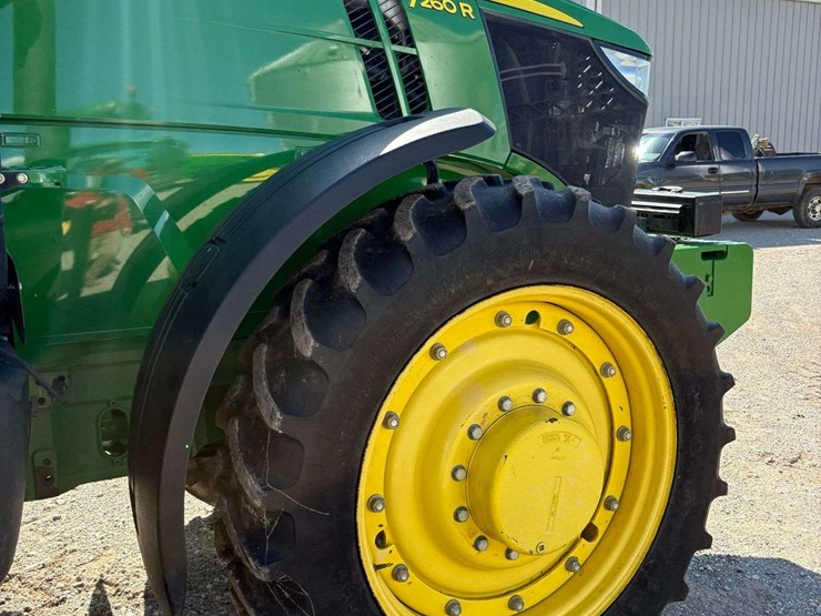 2011-john-deere-7260r-image-26