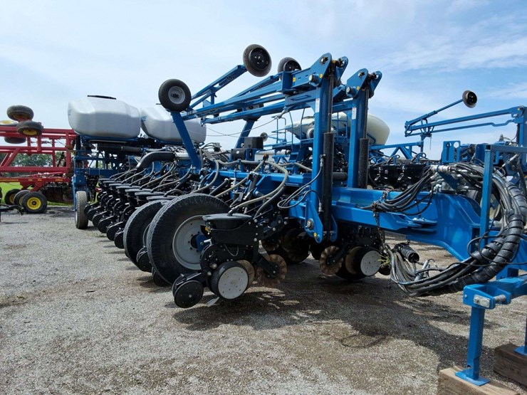 kinze-24-center-fill-planter,-30''-image-7