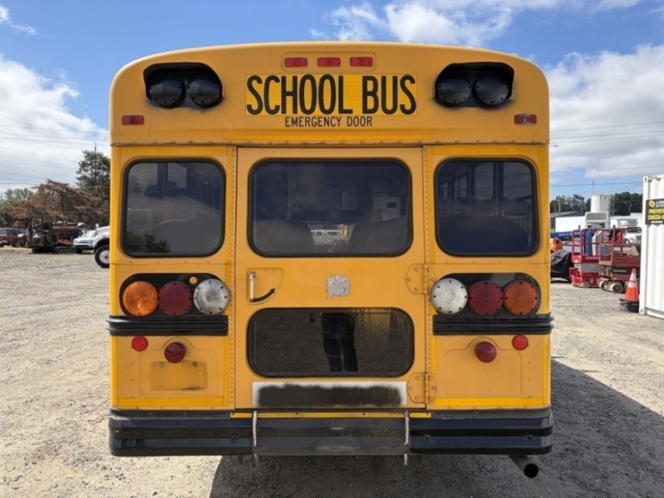 2002-chevrolet-express-3500-image-5