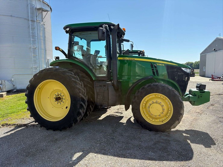 2012-john-deere-7230r-image-6
