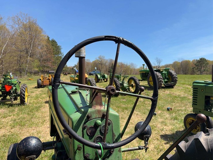 john-deere-70-image-25