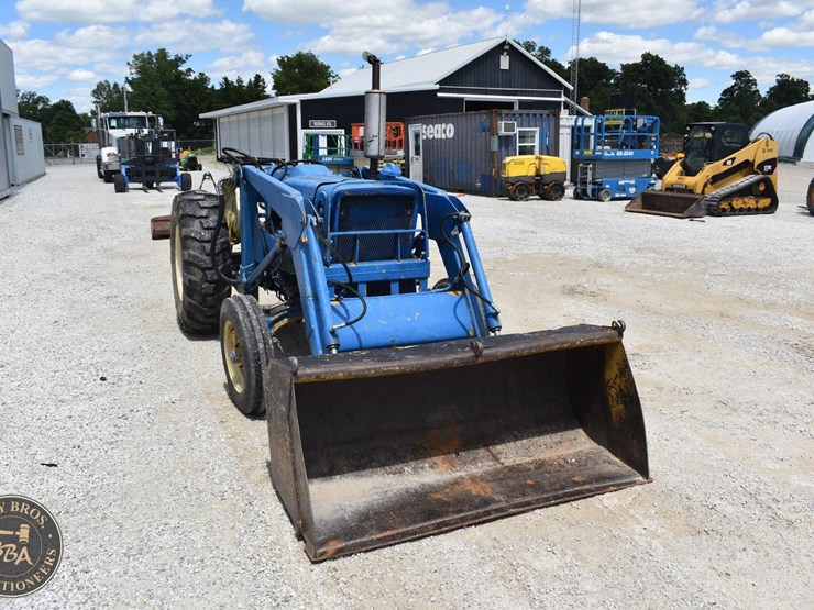 ford-4000-image-14