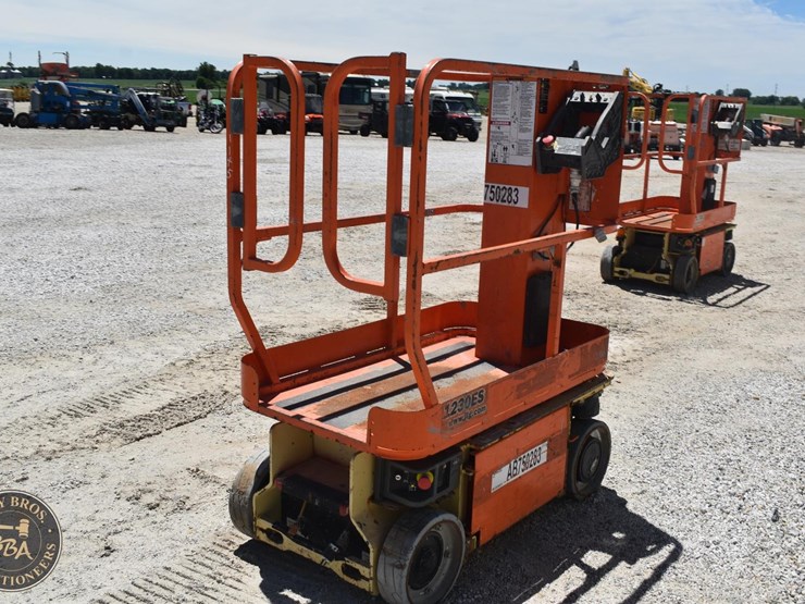 jlg-1230es-image-7