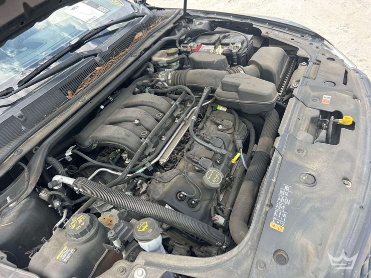 2014-ford-taurus-awd-sedan-image-25