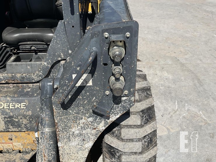 2019-deere-324g-image-11