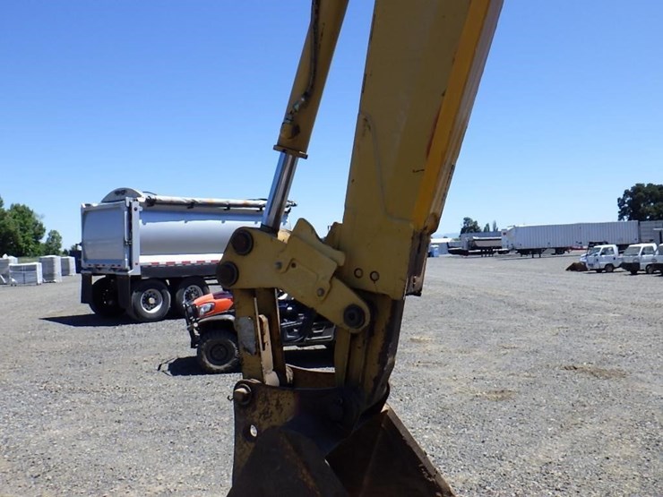 caterpillar-430d-image-15
