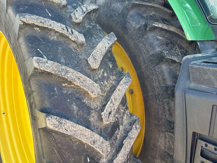 2011-john-deere-7260r-image-29