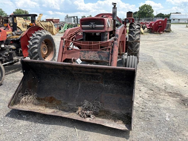 massey-ferguson-165-image-3