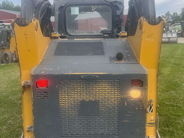 deere-318g-image-3