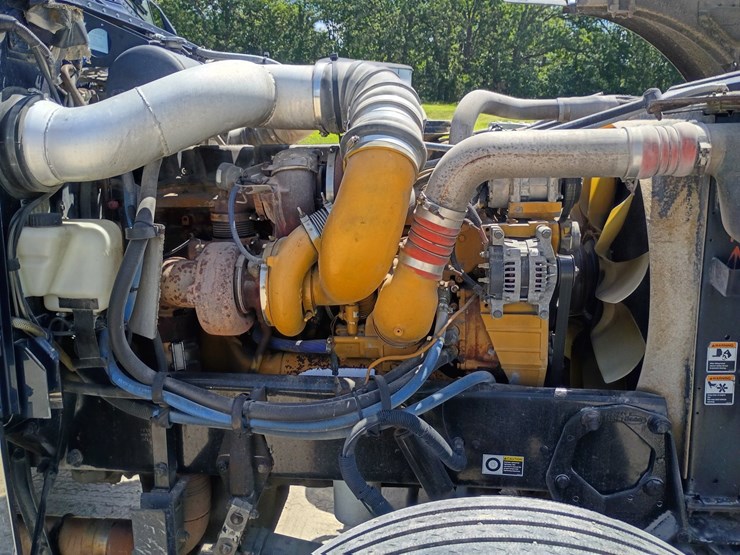 2005-peterbilt-379-image-28