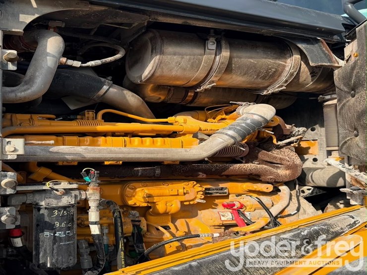 2019-deere-724k-image-6