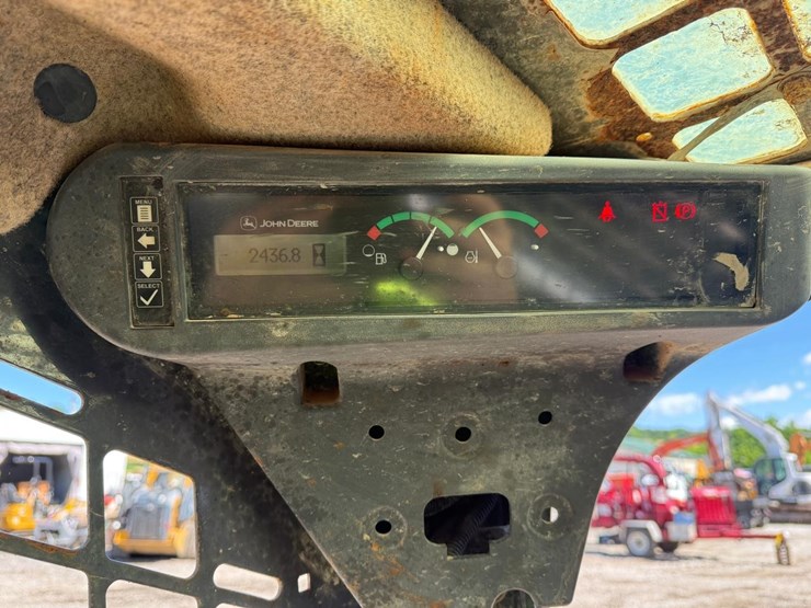 2017-deere-331g-image-21