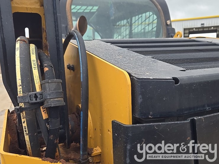 2022-caterpillar-259d3-image-27