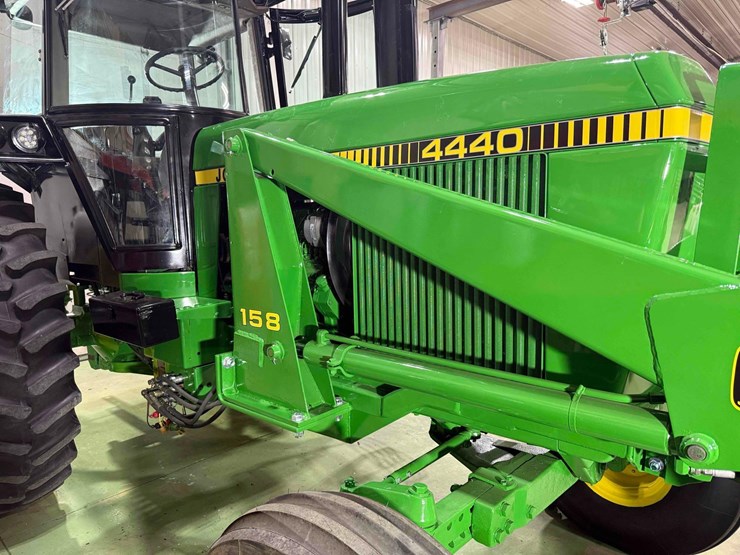 1982-john-deere-4440-image-25
