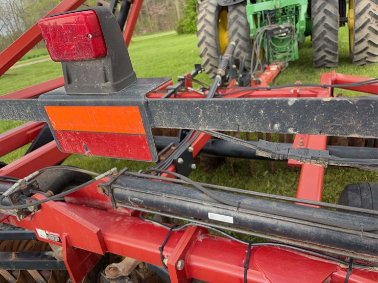 case-ih-330-image-27