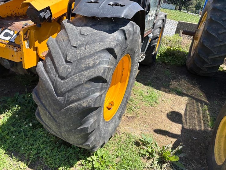 2013-jcb-541-70-image-8
