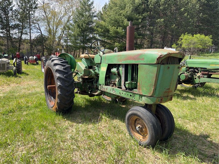 john-deere-3020-image-1