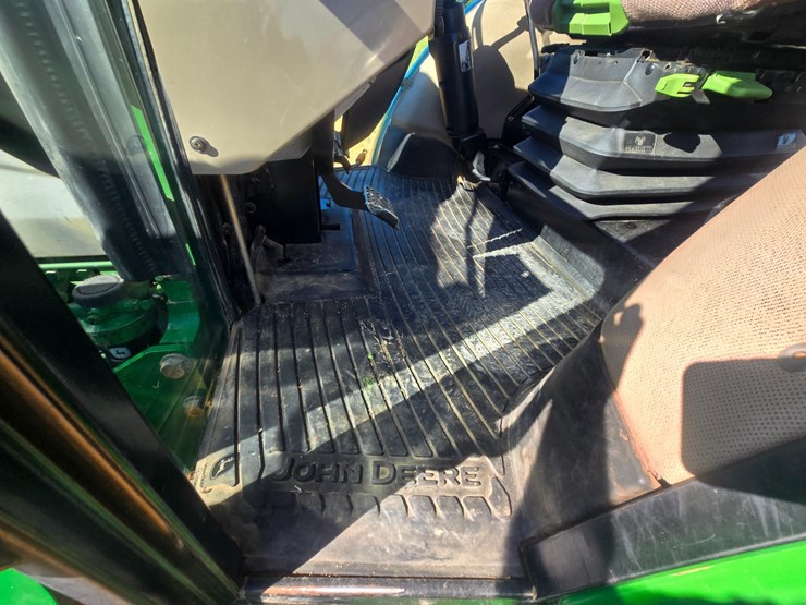 2010-john-deere-6115d-image-29