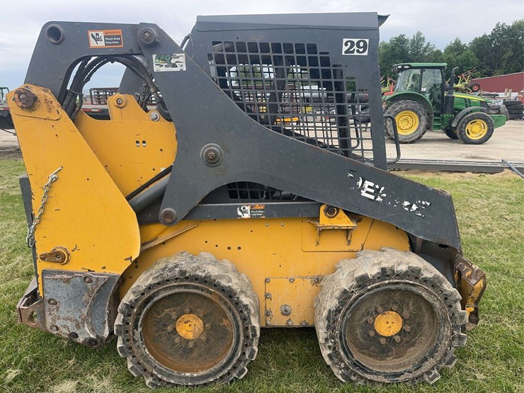 deere-318g-image-25
