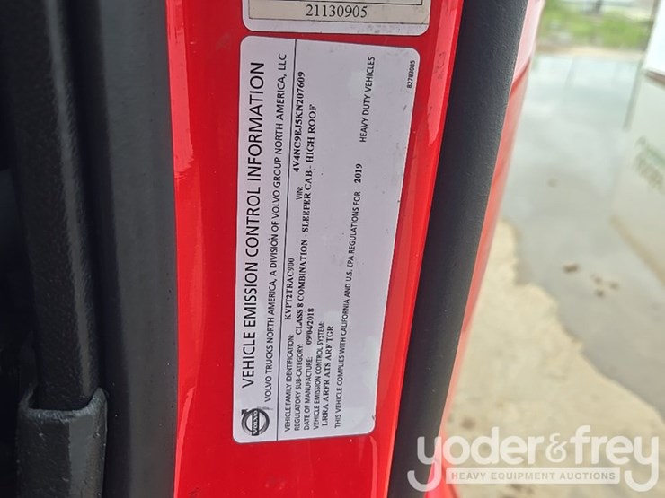 2019-volvo-vnl860-image-64
