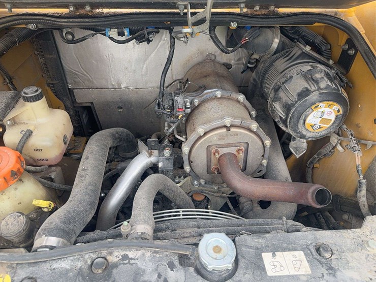 deere-318g-image-11