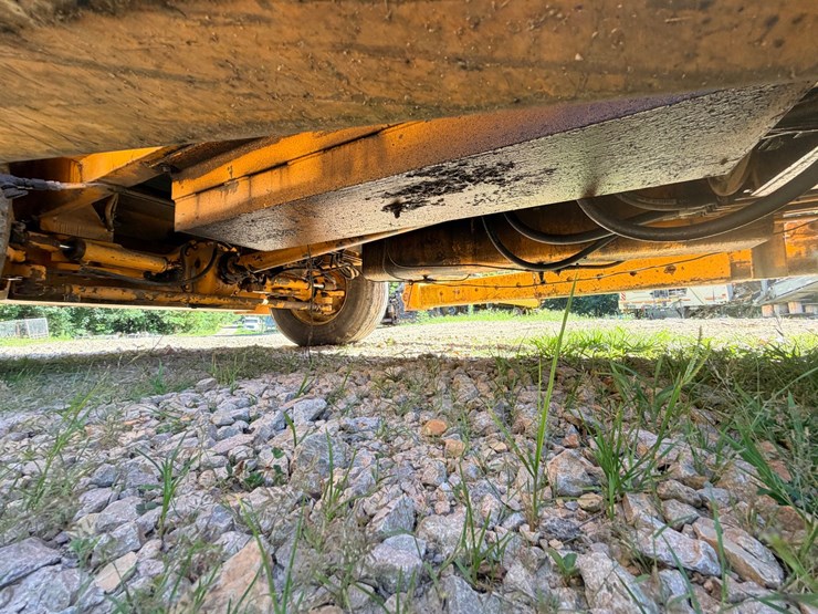 2000-john-deere-6-image-95