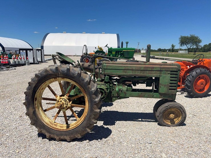 john-deere-b-image-2
