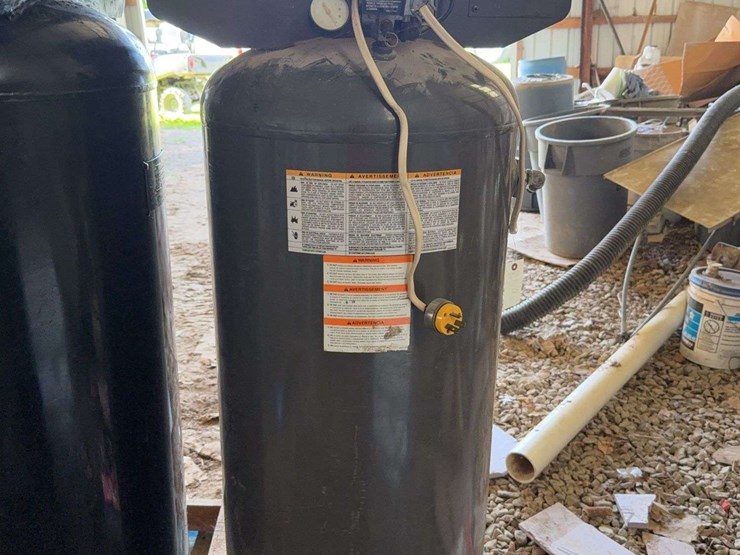 60-gallon-air-compressor,-compressor-bad-image-3