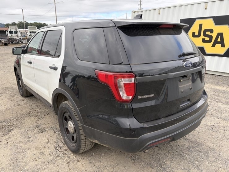 2017-ford-explorer-image-6