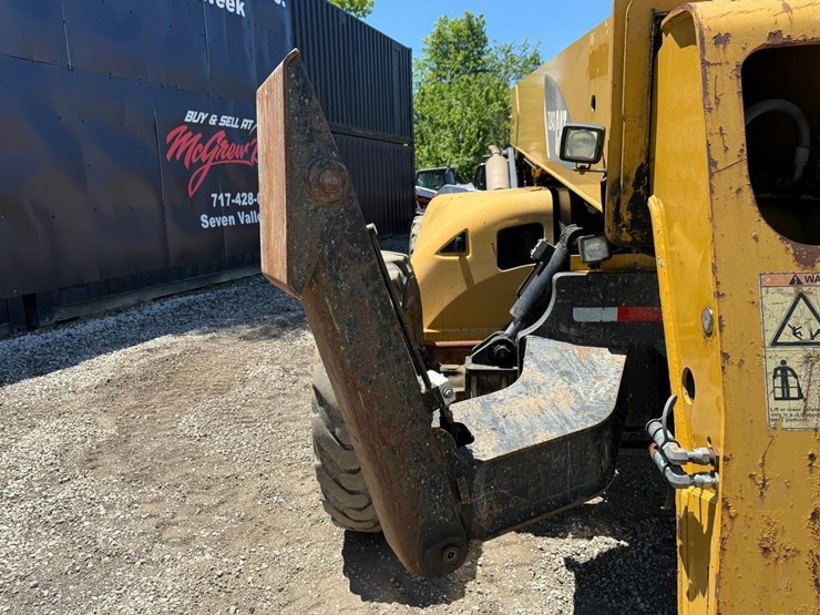 caterpillar-tl943-image-10