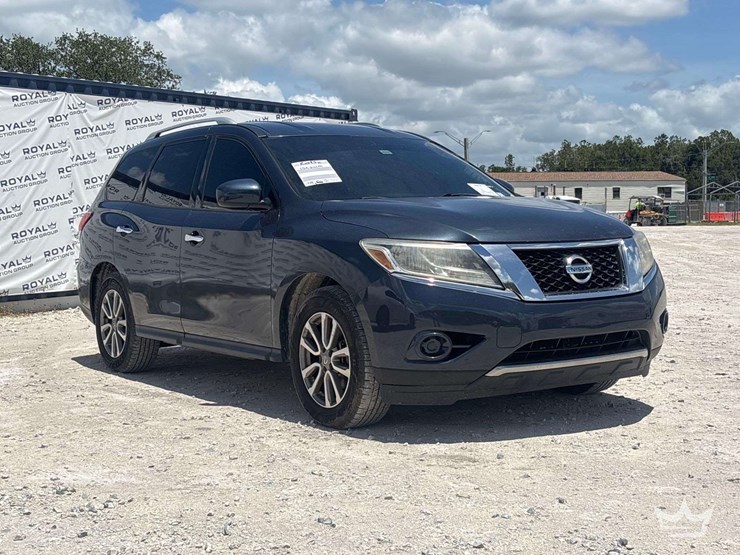 2015-nissan-pathfinder-image-2