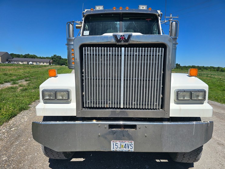 2020-western-star-4900-image-16