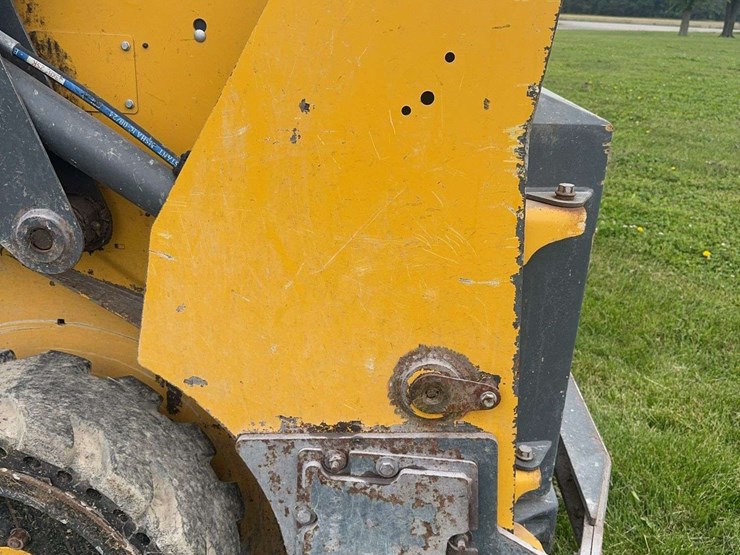 deere-318g-image-20