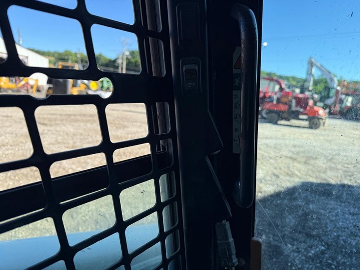 bobcat-t590-image-25