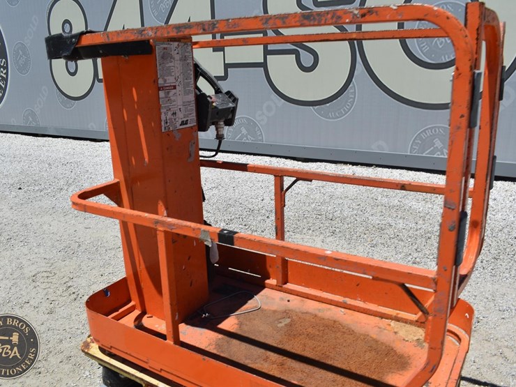 jlg-1230es-image-10