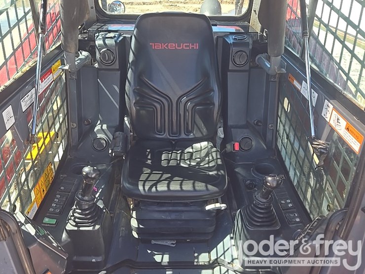 2022-takeuchi-tl12v2-image-38
