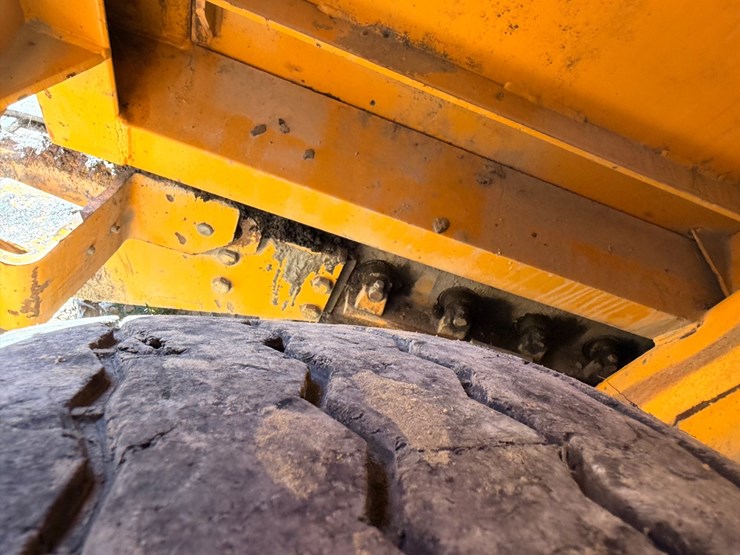 2000-john-deere-6-image-38