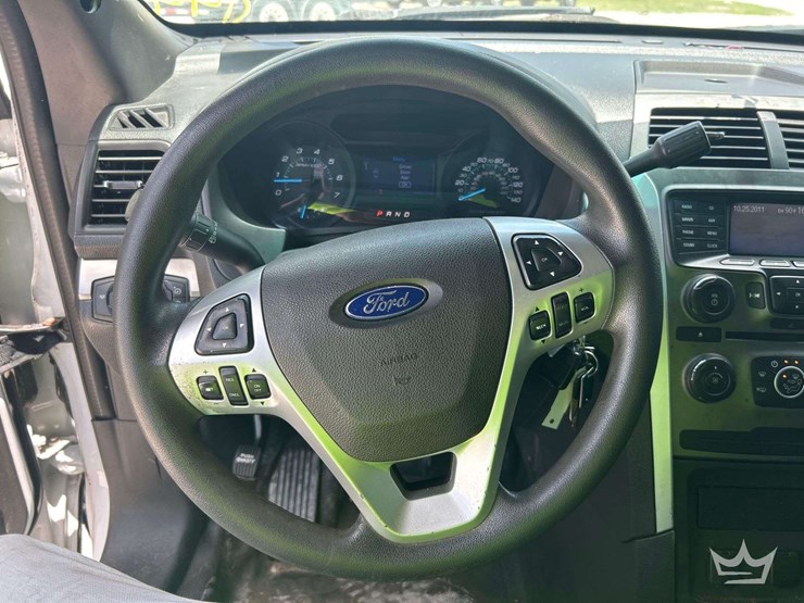2013-ford-explorer-image-12