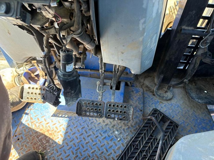 new-holland-ts6.120-image-23