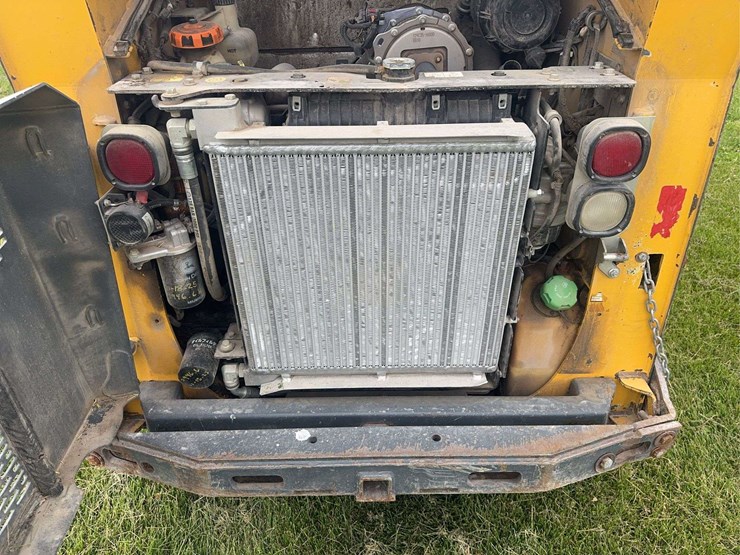 deere-318g-image-12