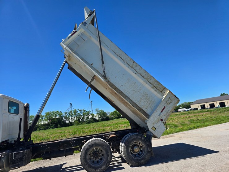 2020-western-star-4900-image-32