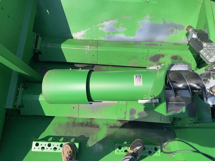 2006-john-deere-9660-sts-image-86