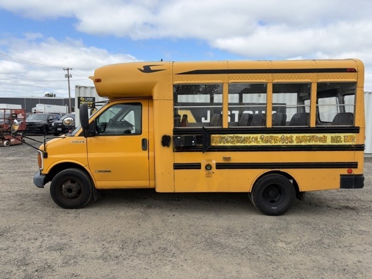 2002-chevrolet-express-3500-image-7