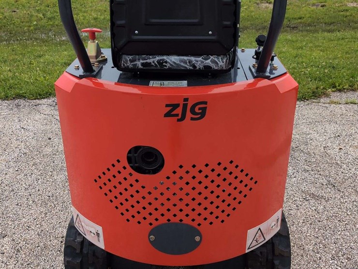 zjg-mini-excavator-zj-12---red---non-running-engine-issues-image-5
