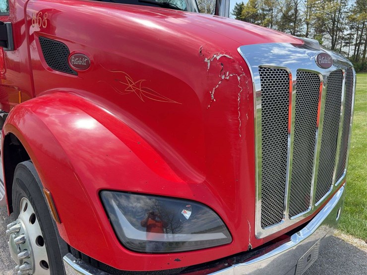 peterbilt-579-image-107